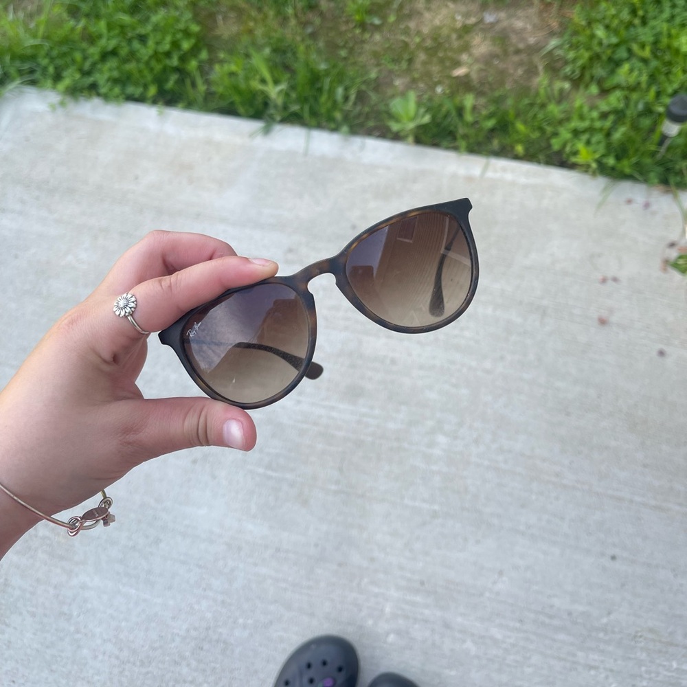 Ray-Ban Erica’s